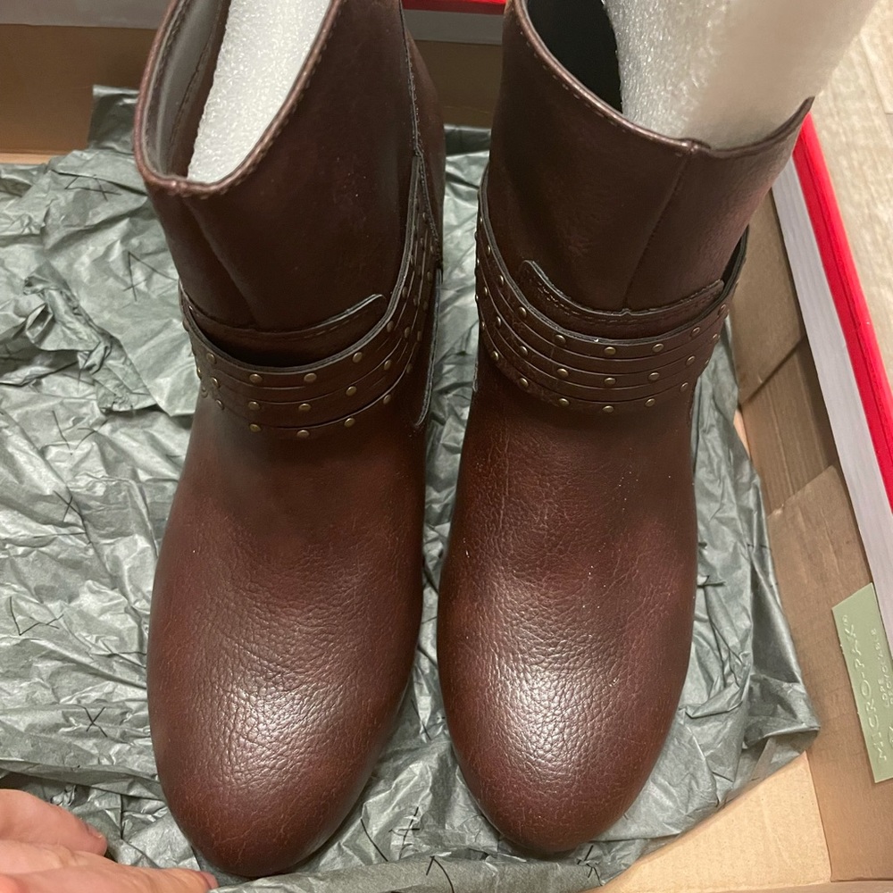 Brown Leather High Heels Aerosoles Size 8